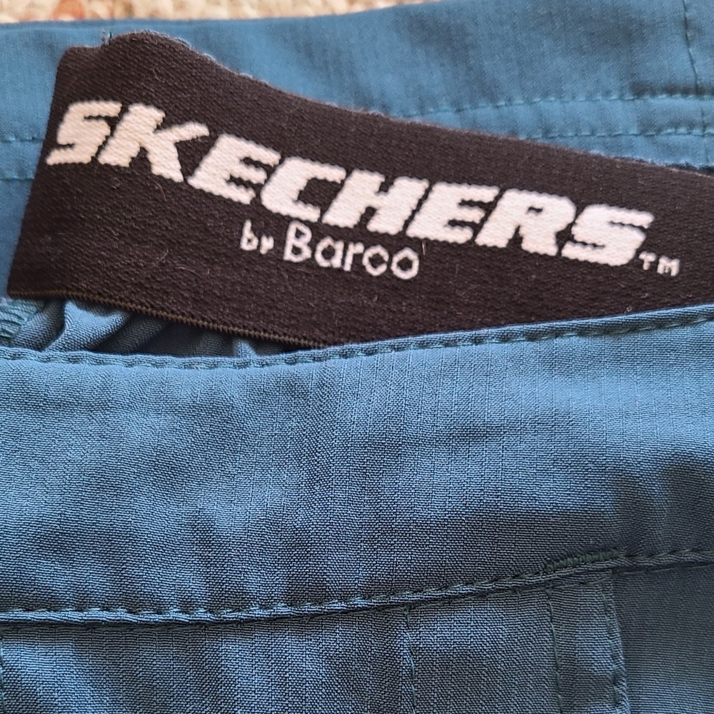 Skechers scrubs set - Picture 4 of 12